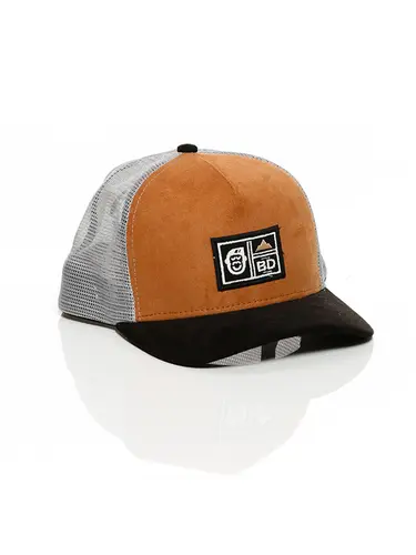 Boné Trucker Pico