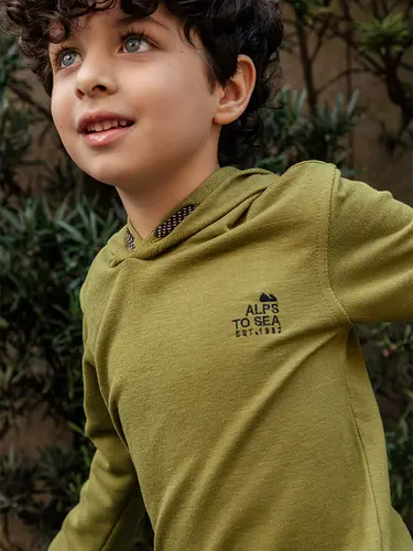 Conjunto Infantil Camiseta Alps com Capuz e Calça Sarja