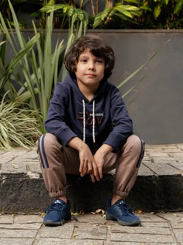 Conjunto Infantil Blusa com Capuz e Calça Moletinho Sneakers