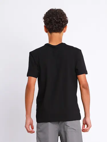 Camiseta Essencial com Logo Bordado Banana Danger