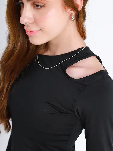 Blusa Cut Out Poah